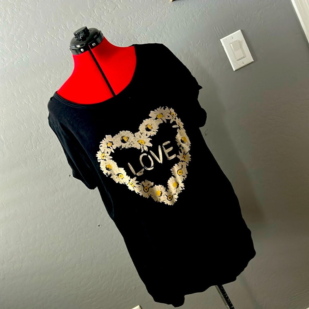 Torrid graphic floral tee shirt size 2/2XL - Picture 1 of 6